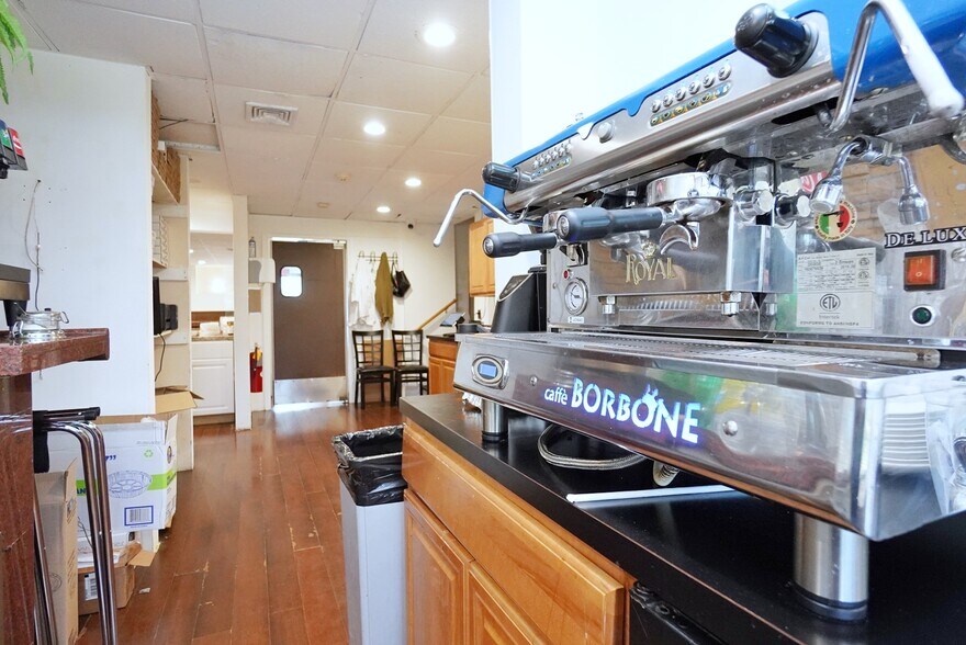 More Photos Of 306 Gatzmer Ave, Jamesburg Restaurant For Lease