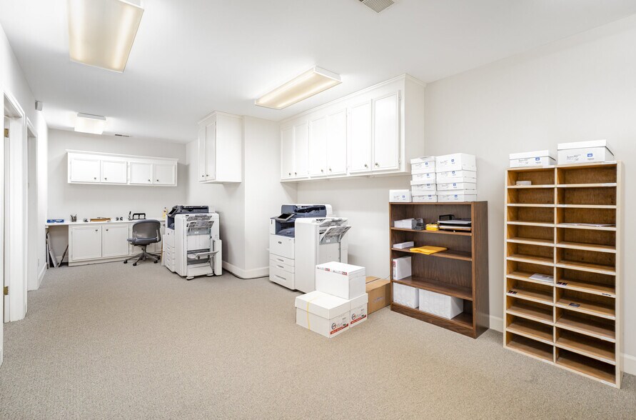 More Photos Of 4523 Park Rd, Charlotte Office For Sale