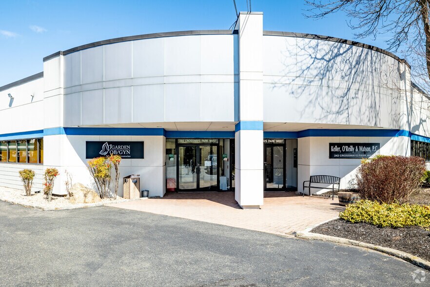 More Photos Of 240-246 Crossways Park Dr W, Woodbury Office For Lease
