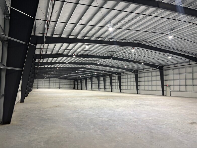 More Photos Of 3092 Oxbow Cir, Cocoa Industrial For Lease