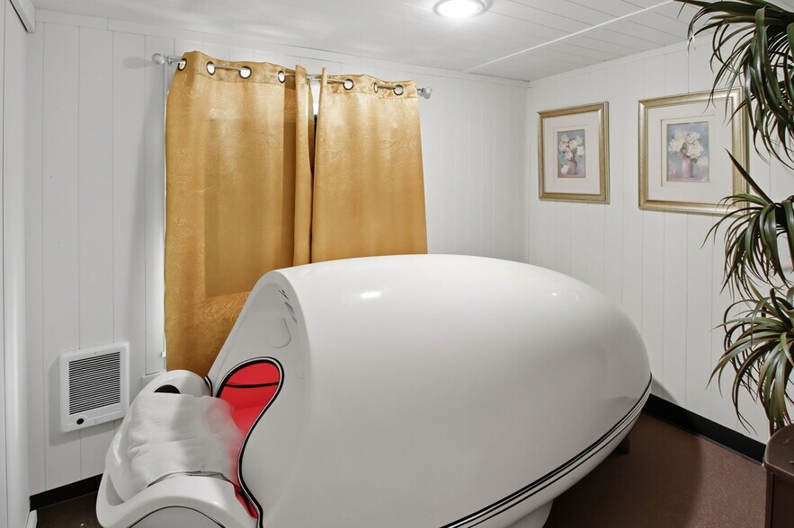 More Photos Of 1345 Kipling St, Lakewood Office For Sale