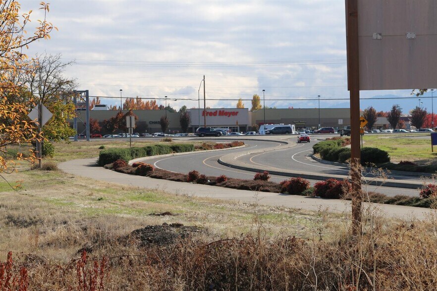 More Photos Of 2453 Crater Lake Highway, Medford Land For Sale