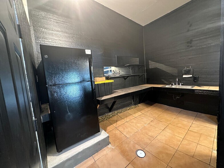 More Photos Of 6401 E 12th St, Kansas City Specialty For Sale