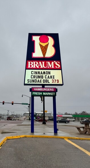 More Photos Of 2615 N Kickapoo Ave, Shawnee Fast Food For Sale