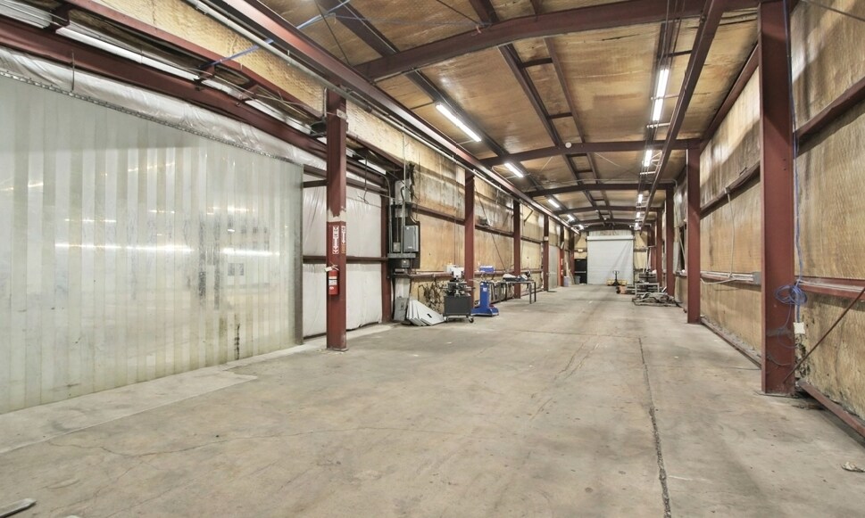 More Photos Of 4303 Southerland Rd, Houston Warehouse For Lease