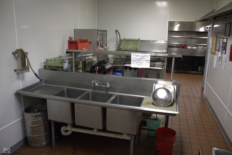 More Photos Of 1914 I Ave, New Castle Restaurant For Lease