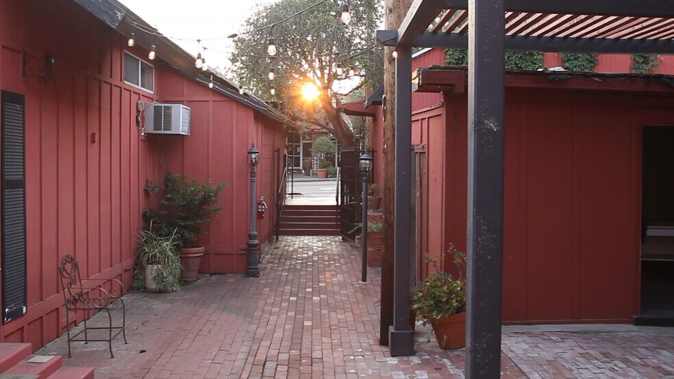 More Photos Of 119 N Main Ave, Fallbrook Restaurant For Sale