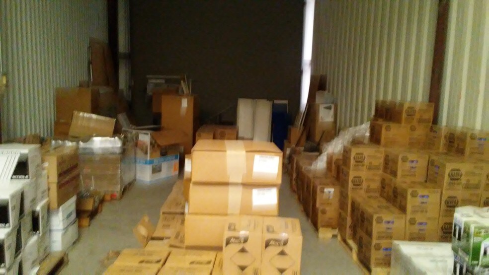 More Photos Of 135 N Commercial St, Blythe Warehouse For Sale