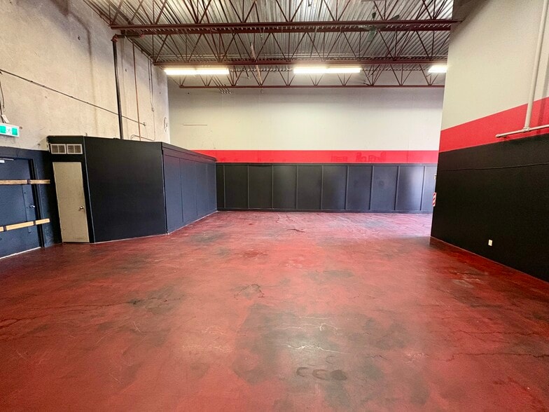 More Photos Of 1952 Kingsway Ave, Port Coquitlam Warehouse For Lease