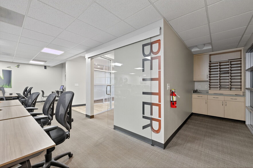 More Photos Of 1817-1819 K St, Sacramento Office For Sale