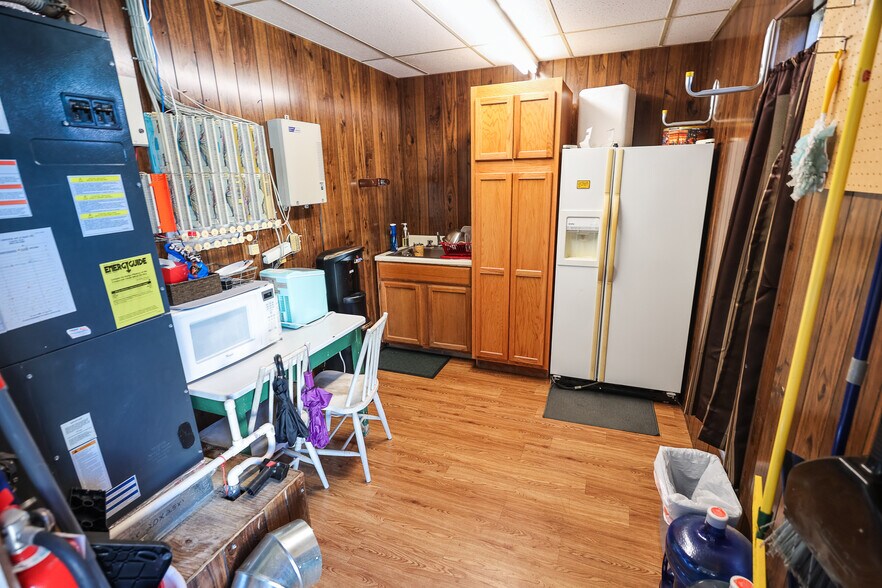 More Photos Of 3110 Gilmer Rd, Longview Office For Sale