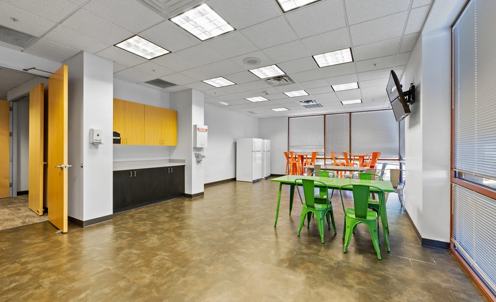 More Photos Of 6074 N Discovery Way, Boise Office For Sale