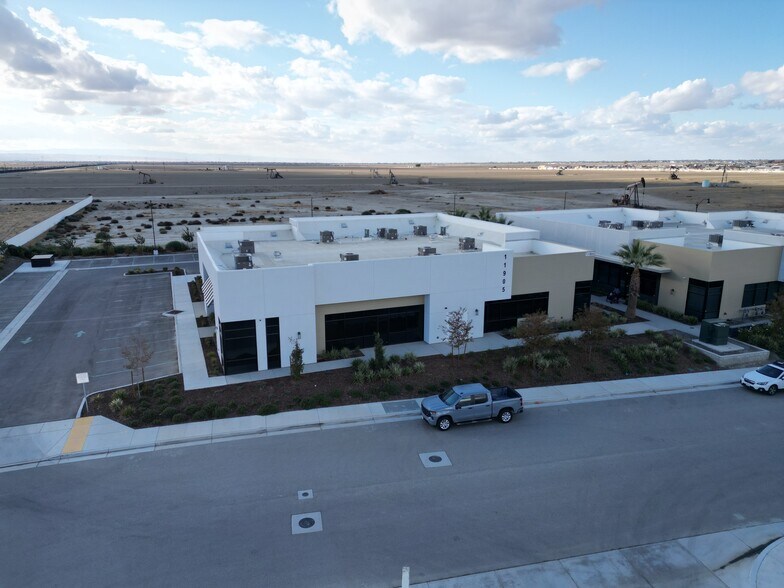 More Photos Of 11905 Bolthouse Dr, Bakersfield Unknown For Lease