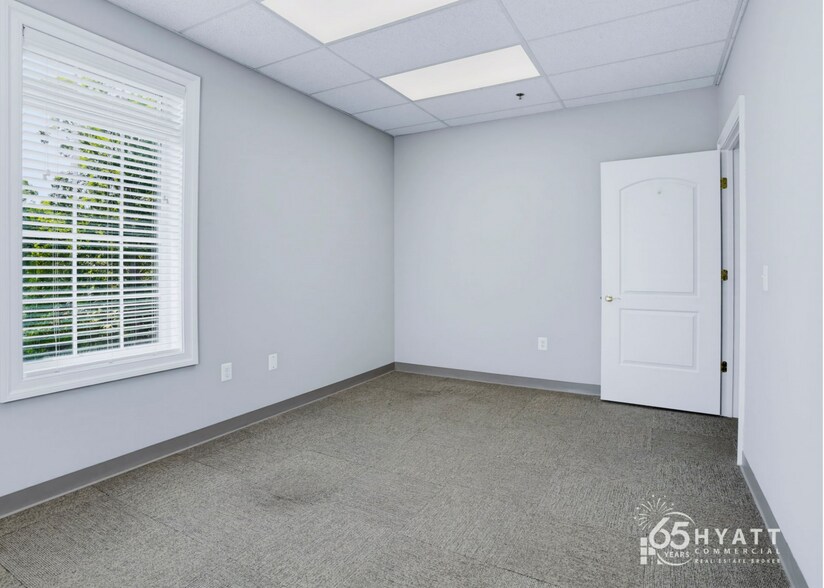 More Photos Of 23076 Three Notch Rd, California Office For Lease