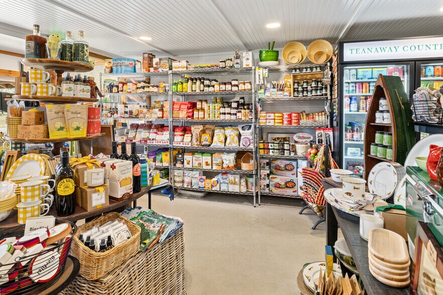 More Photos Of 10692 Teanaway Rd, Cle Elum Convenience Store For Sale