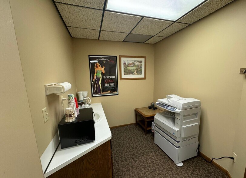 More Photos Of 221 S Union St, Mora Office For Sale