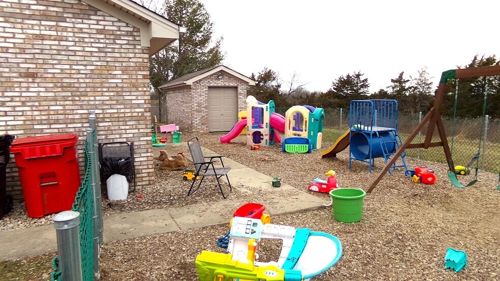 More Photos Of 2185 Highway 127 S, Owenton Office For Sale