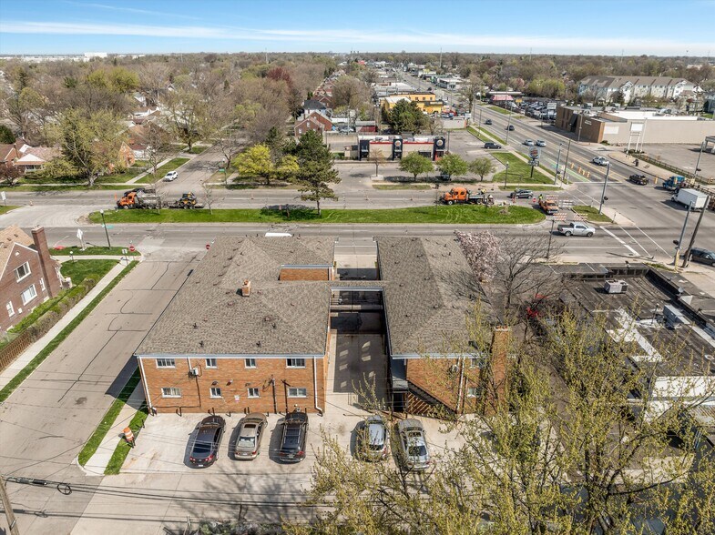 More Photos Of 4470-4480 E Outer Dr, Detroit Apartments For Sale