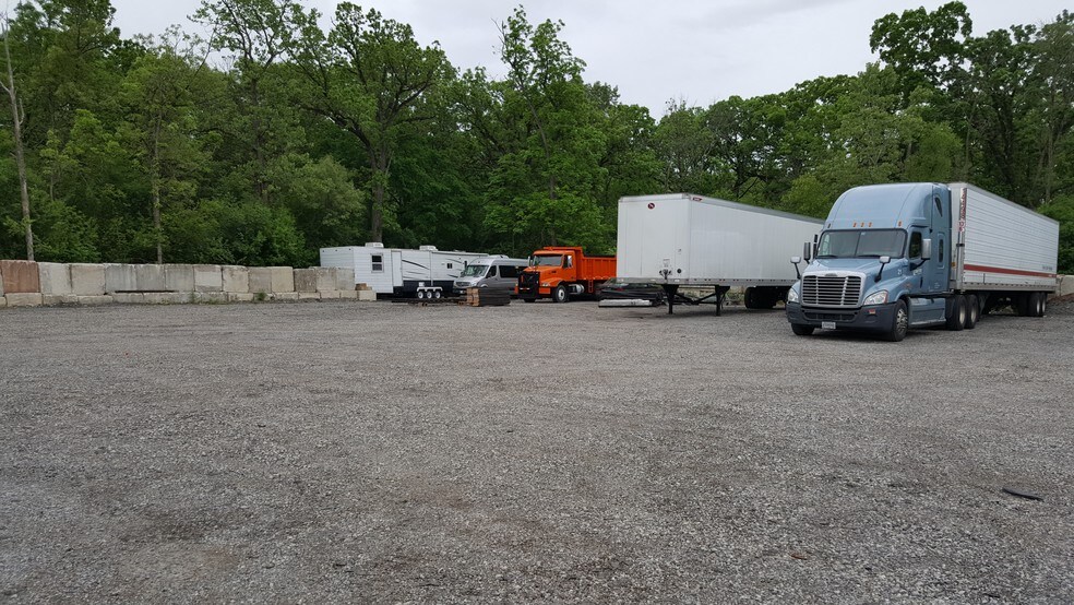 More Photos Of 18531 Glenwood Thornton Rd, Glenwood Manufacturing For Lease