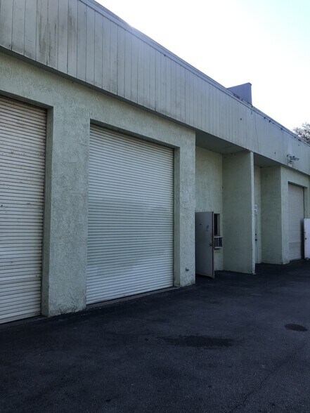 More Photos Of 831 Railroad St, Port Orange Warehouse For Lease