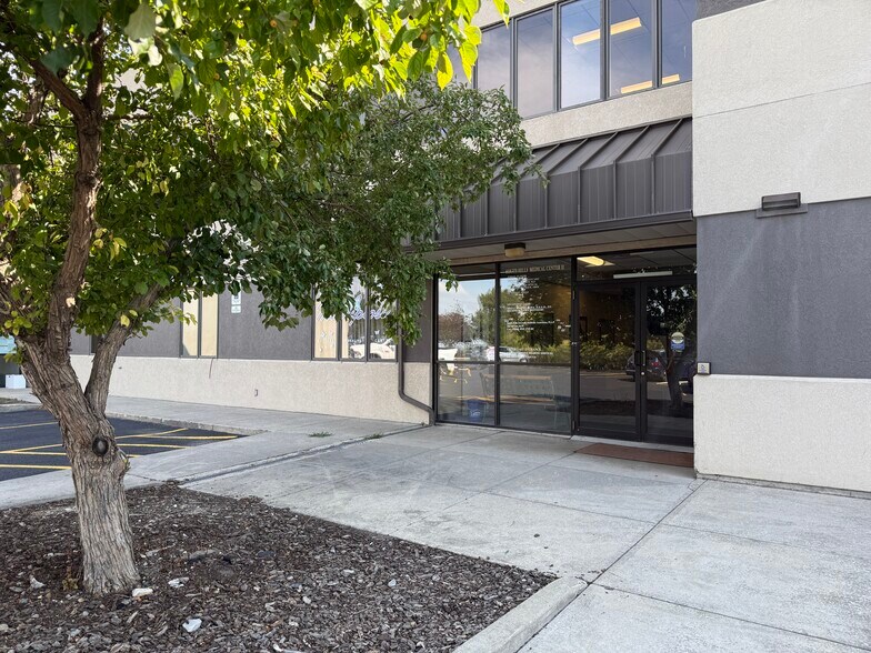 More Photos Of 301 Saddle Dr, Helena Medical For Lease