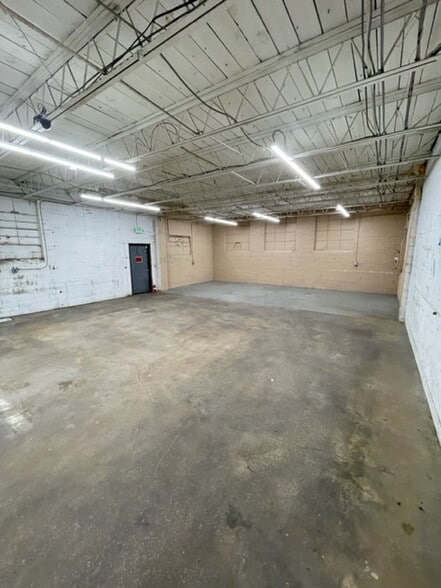 More Photos Of 4100-4112 Aquarium Pl, Baltimore Light Manufacturing For Lease