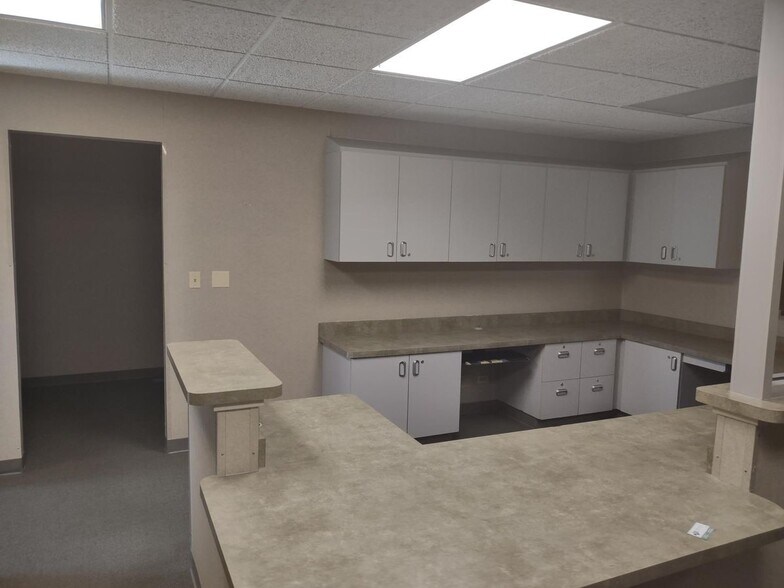 More Photos Of 2201 Glenwood Ave, Joliet Medical For Lease