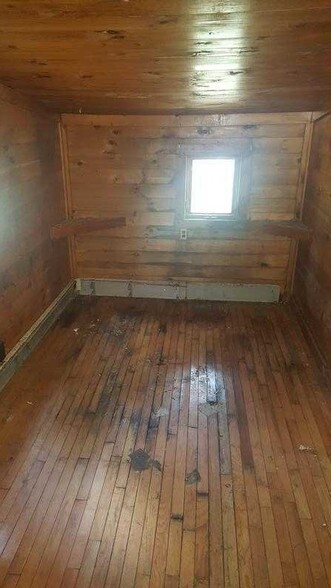 More Photos Of 2010-2012 Clayton Mill Rd, Mill River Specialty For Sale