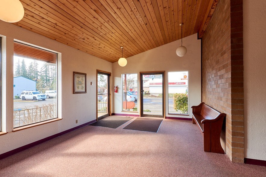 More Photos Of 1900 N 99 Hwy, Mcminnville Loft Creative Space For Lease