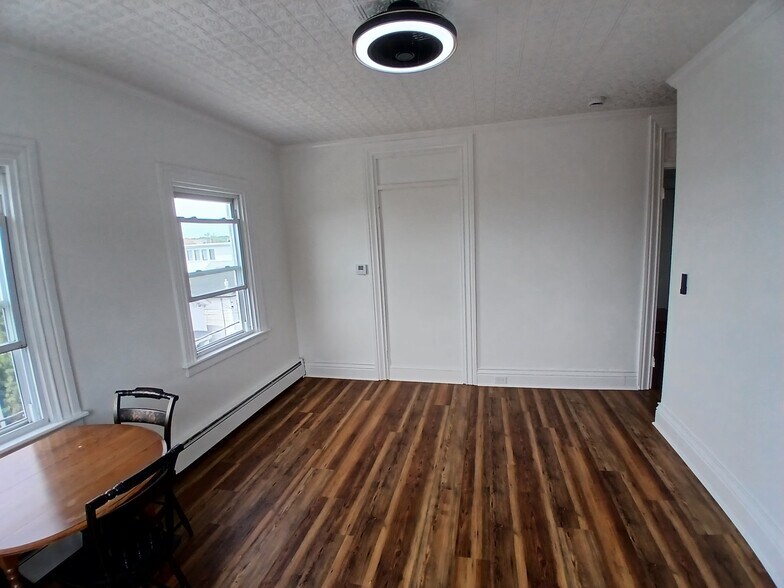 More Photos Of 117 Water St, Stonington Apartments For Sale