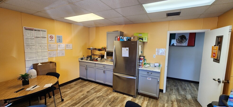 More Photos Of 585 Jewett Rd, Mason Medical For Lease