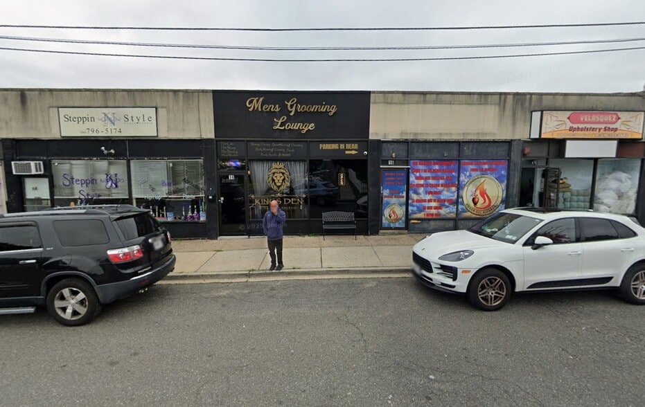 More Photos Of 2705-2731 Hempstead Tpke, Levittown Storefront For Sale
