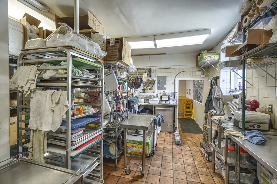 More Photos Of 369 Keele St, Toronto Restaurant For Lease