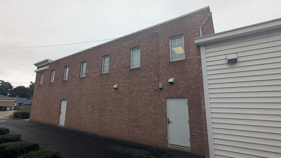 More Photos Of 22100 Mastick Rd, Fairview Park Office For Sale