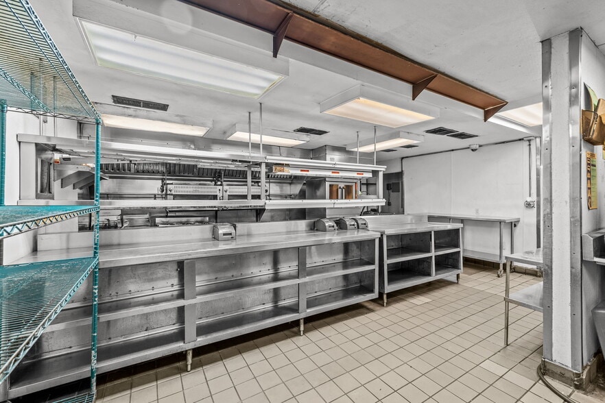 More Photos Of 861 N La Cienega Blvd, Los Angeles Restaurant For Lease