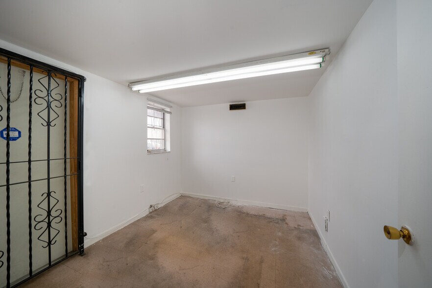 More Photos Of 1828-1854 NW 20th St, Miami Storefront Retail Office For Lease