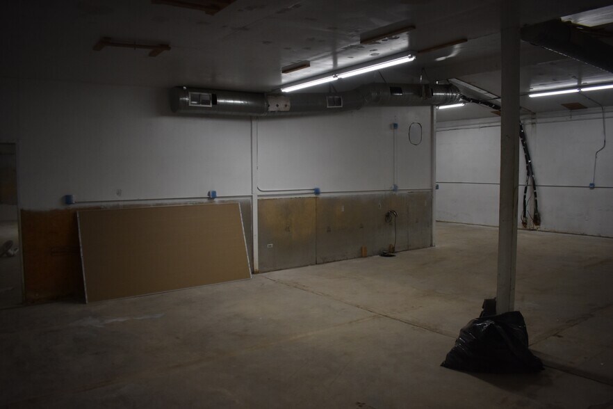 More Photos Of 5273-5275 E Washington Blvd, Commerce Warehouse For Lease