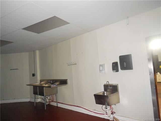 More Photos Of 181 Saluda St, Chester Warehouse For Lease