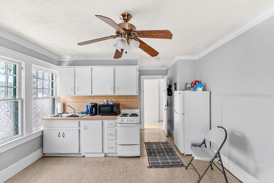 More Photos Of 2716 Riverview Dr, Melbourne Apartments For Sale