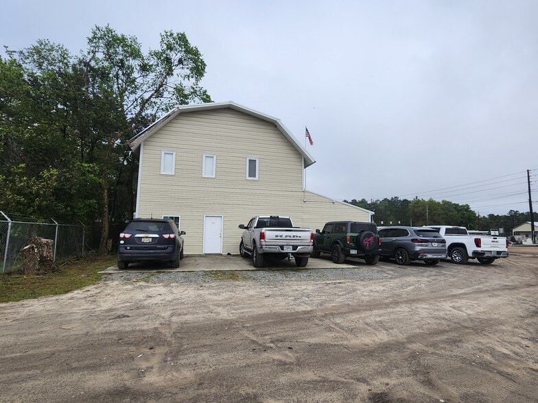 More Photos Of 1563 W Cherry St, Jesup Office For Sale