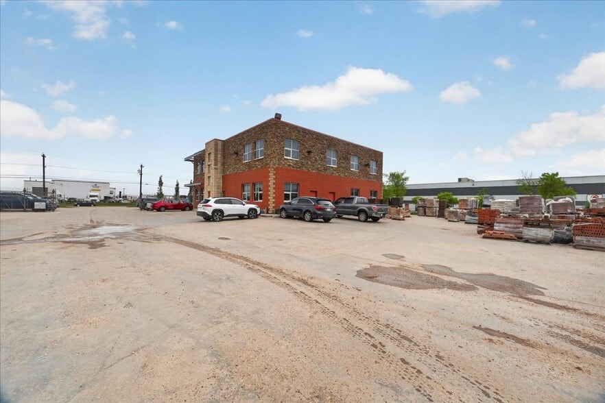 More Photos Of , Edmonton Unknown For Sale