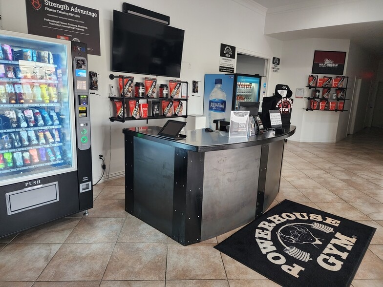 More Photos Of 2420 Bob White Dr, Granbury Specialty For Lease