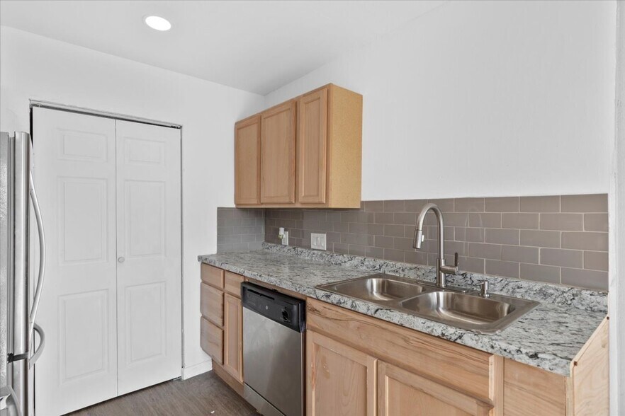 More Photos Of 5220 Tahoe Trl, Austin Apartments For Sale