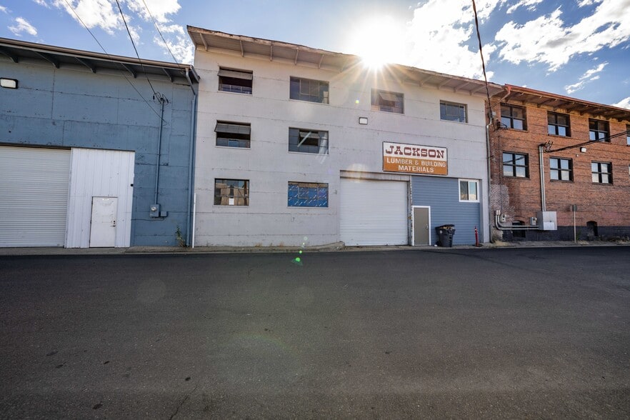 More Photos Of 316 Front St, Medford Specialty For Sale
