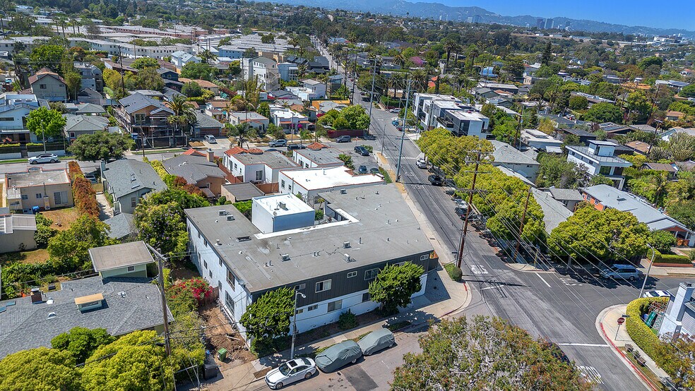 More Photos Of 2001 Penmar Ave, Venice Apartments For Sale