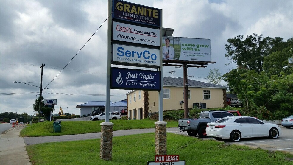 More Photos Of 2370-2380 Capital Cir NE, Tallahassee Unknown For Lease