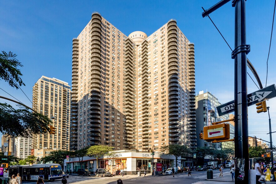 More Photos Of 1518-1528 Third Ave, New York Multifamily For Sale