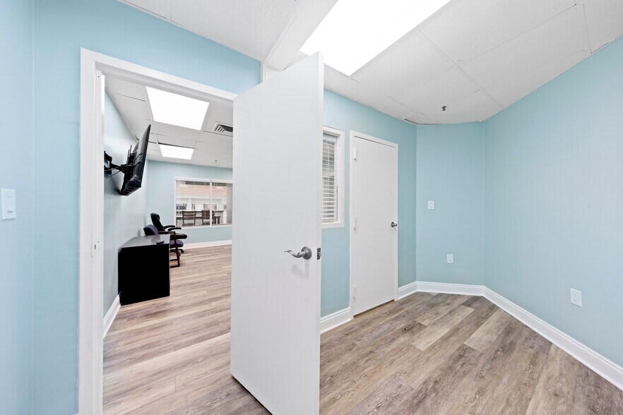 More Photos Of 5420 Hickory St, Panama City Office For Lease