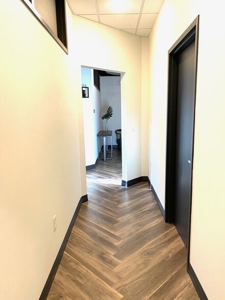More Photos Of 1612 Westgate Cir, Brentwood Office For Lease