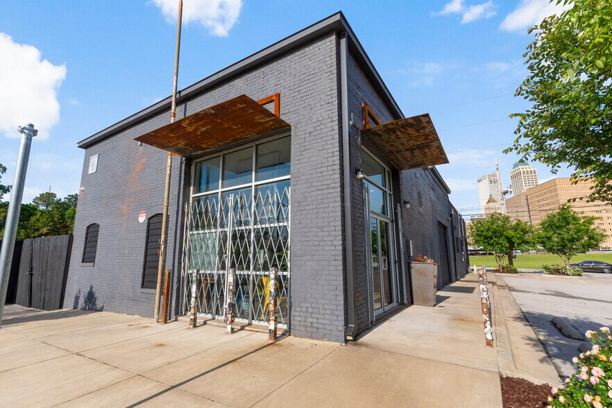 More Photos Of 621 S Kenosha Ave, Tulsa Auto Repair For Sale